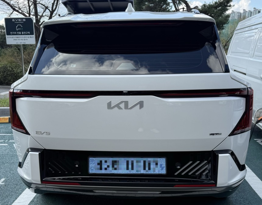 논란의 EV5 전기차, 기아 플렉스 구독했습니다.