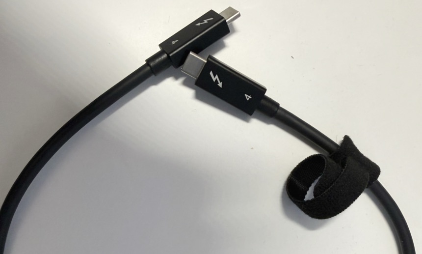 모자란 맥미니 저장 공간 업그레이드 아카시스 썬더볼트 SSD 인클로저 후기